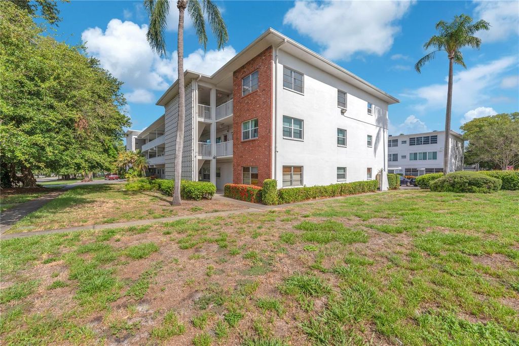 5155 9TH AVENUE N 211, St Petersburg, FL 33710