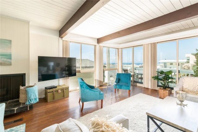 126 Neptune Avenue A, Hermosa Beach, CA 90254