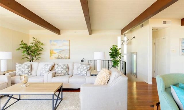 126 Neptune Avenue A, Hermosa Beach, CA 90254