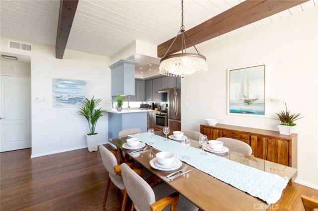 126 Neptune Avenue A, Hermosa Beach, CA 90254