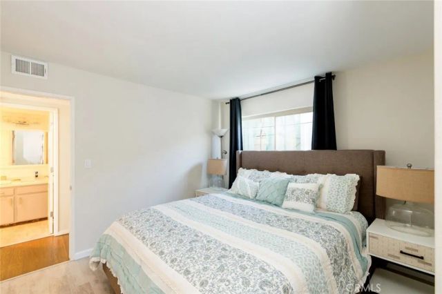 126 Neptune Avenue A, Hermosa Beach, CA 90254