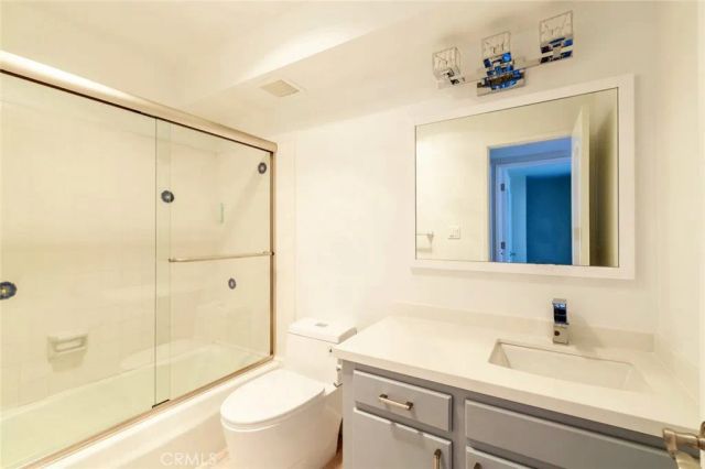 126 Neptune Avenue A, Hermosa Beach, CA 90254