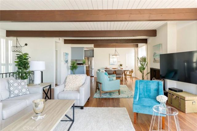 126 Neptune Avenue A, Hermosa Beach, CA 90254