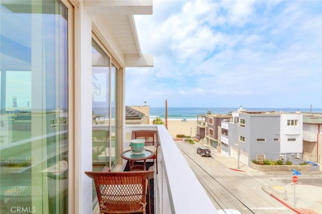126 Neptune Avenue A, Hermosa Beach, CA 90254