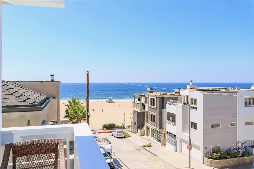 126 Neptune Avenue A, Hermosa Beach, CA 90254