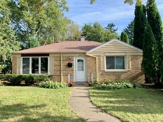 630 E Rockland Road, Libertyville, IL 60048