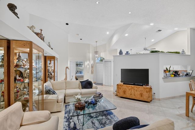 7573 Lexington Club Boulevard A, Delray Beach, FL 33446