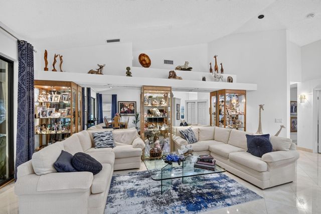 7573 Lexington Club Boulevard A, Delray Beach, FL 33446