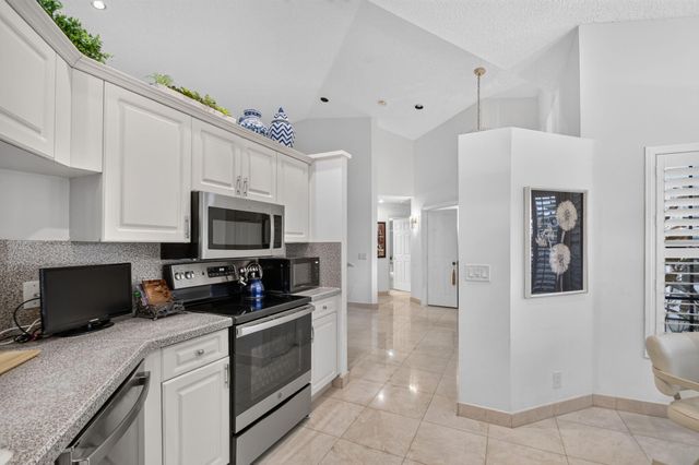 7573 Lexington Club Boulevard A, Delray Beach, FL 33446