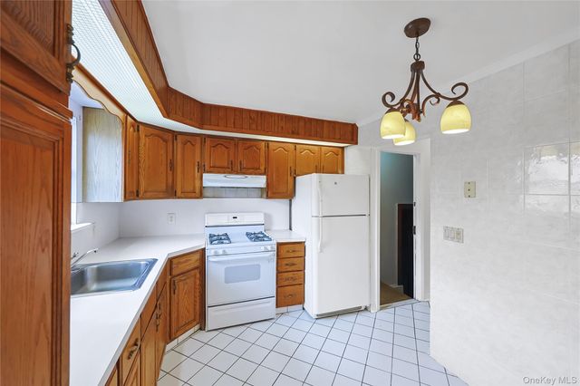 161-24 84th Avenue, Jamaica Hills, NY 11432