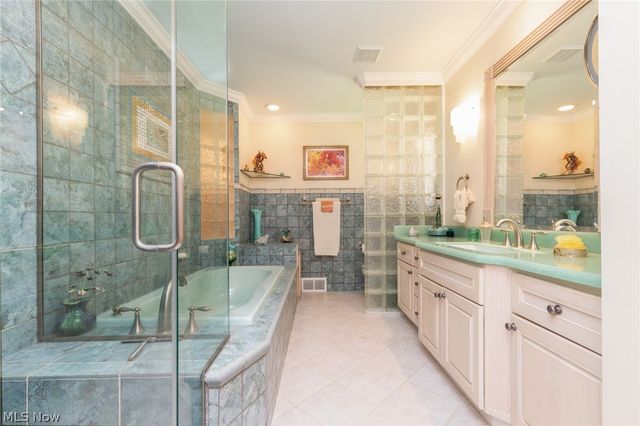 26016 Fairmount Boulevard, Beachwood, OH 44122