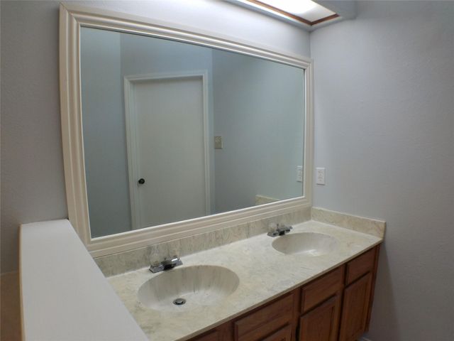 8310 Los Ranchos DR, Austin, TX 78749