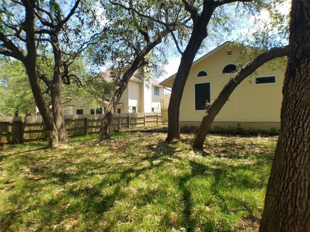 8310 Los Ranchos DR, Austin, TX 78749