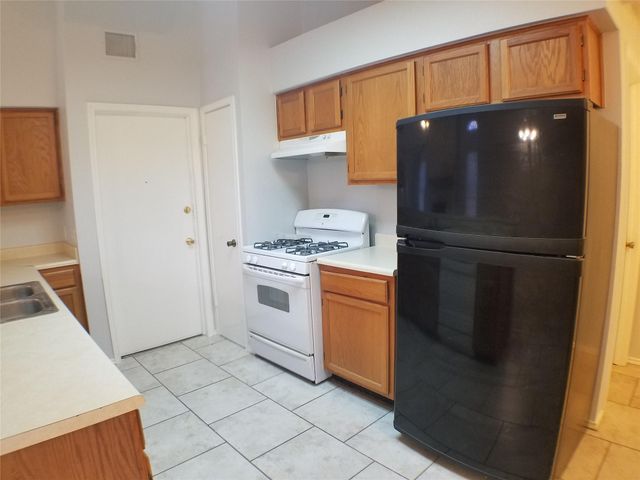 8310 Los Ranchos DR, Austin, TX 78749