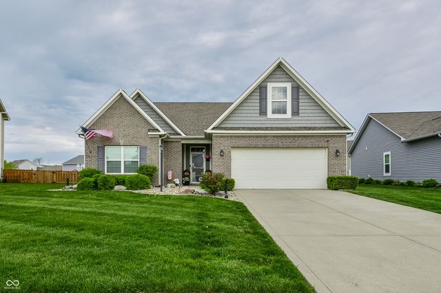6432 W Waters Edge Court, Greenfield, IN 46140