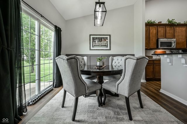 6432 W Waters Edge Court, Greenfield, IN 46140