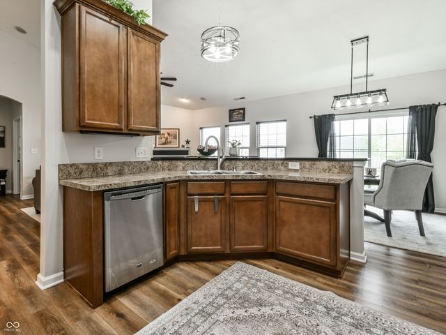 6432 W Waters Edge Court, Greenfield, IN 46140