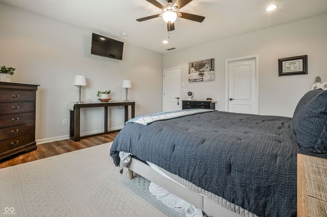 6432 W Waters Edge Court, Greenfield, IN 46140