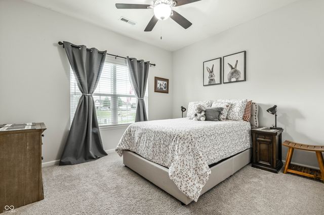 6432 W Waters Edge Court, Greenfield, IN 46140
