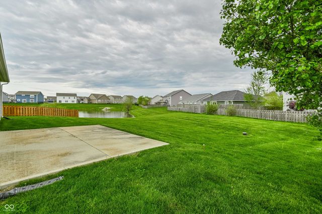 6432 W Waters Edge Court, Greenfield, IN 46140