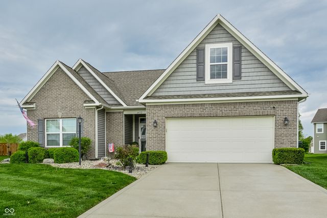 6432 W Waters Edge Court, Greenfield, IN 46140