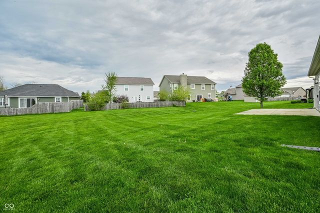 6432 W Waters Edge Court, Greenfield, IN 46140
