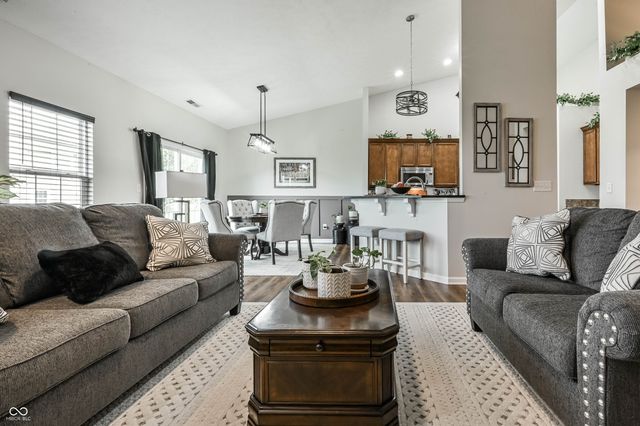 6432 W Waters Edge Court, Greenfield, IN 46140