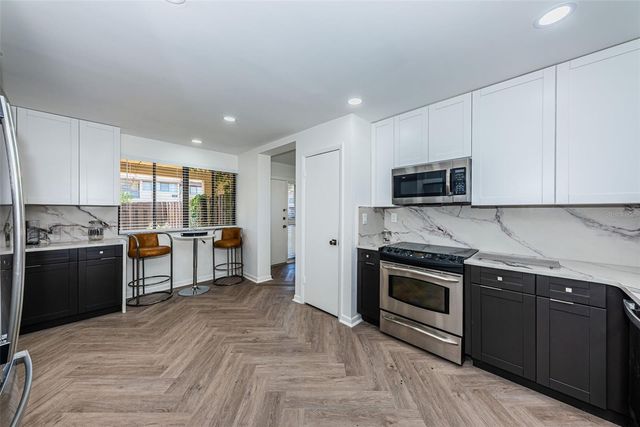 781 VILLAGE LAKE TERRACE N 101A, St Petersburg, FL 33716