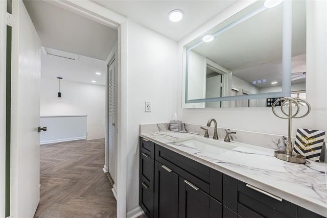 781 VILLAGE LAKE TERRACE N 101A, St Petersburg, FL 33716