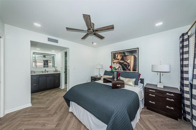 781 VILLAGE LAKE TERRACE N 101A, St Petersburg, FL 33716