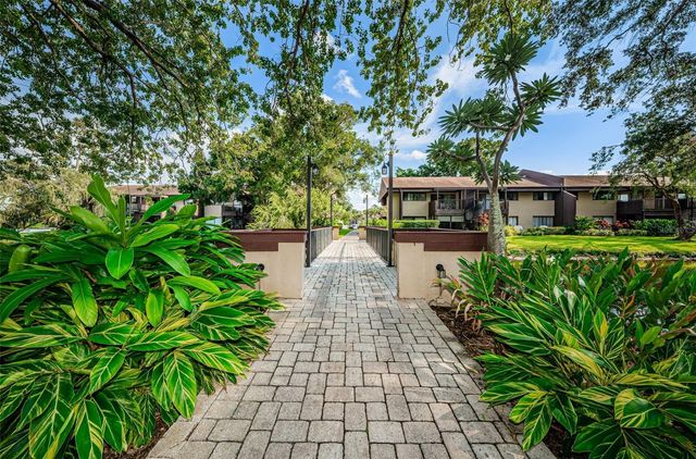 781 VILLAGE LAKE TERRACE N 101A, St Petersburg, FL 33716