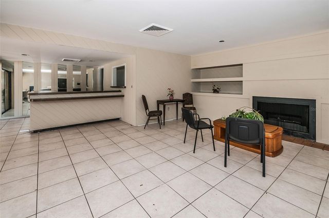 781 VILLAGE LAKE TERRACE N 101A, St Petersburg, FL 33716