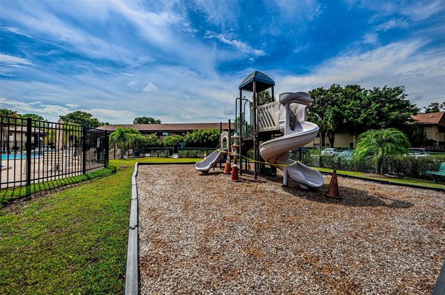 781 VILLAGE LAKE TERRACE N 101A, St Petersburg, FL 33716