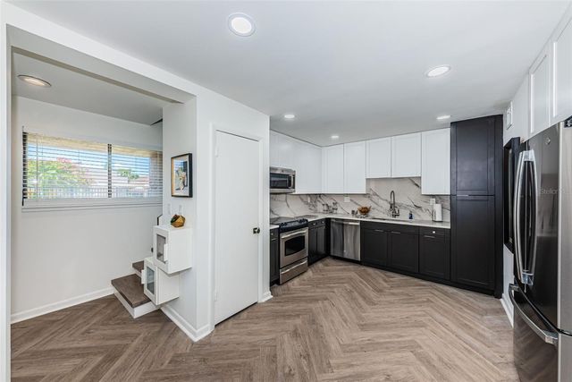 781 VILLAGE LAKE TERRACE N 101A, St Petersburg, FL 33716
