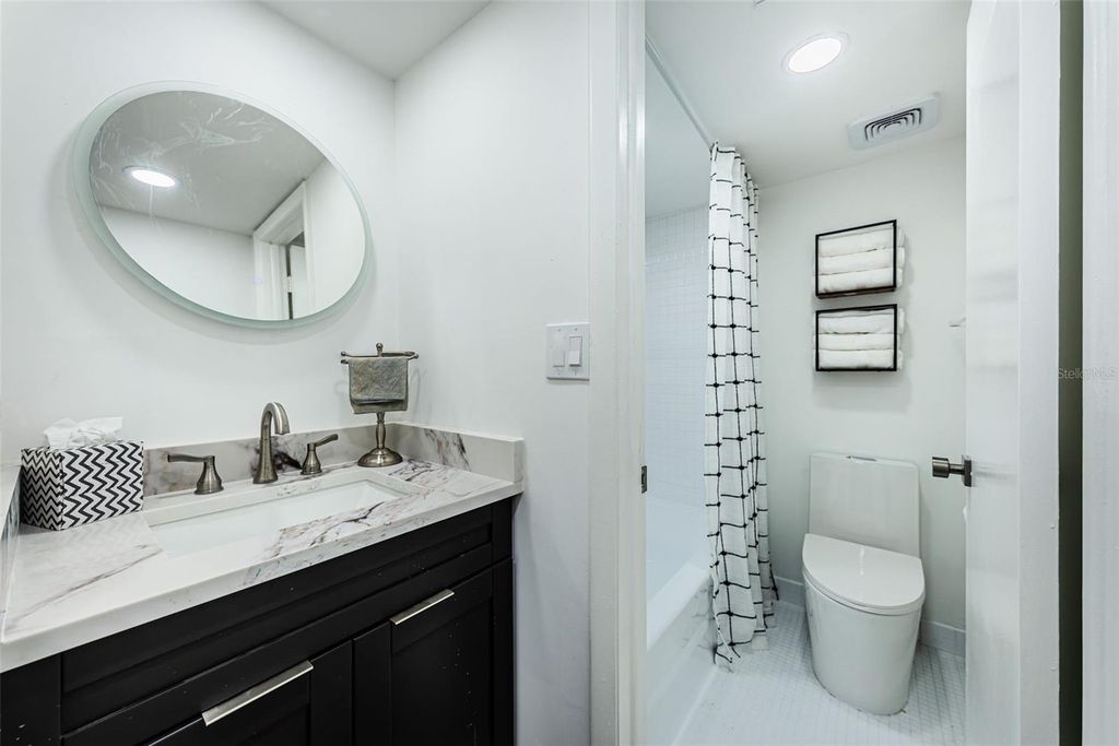 Image 23 of property listing at 781 VILLAGE LAKE TERRACE N 101A, St Petersburg, FL 33716