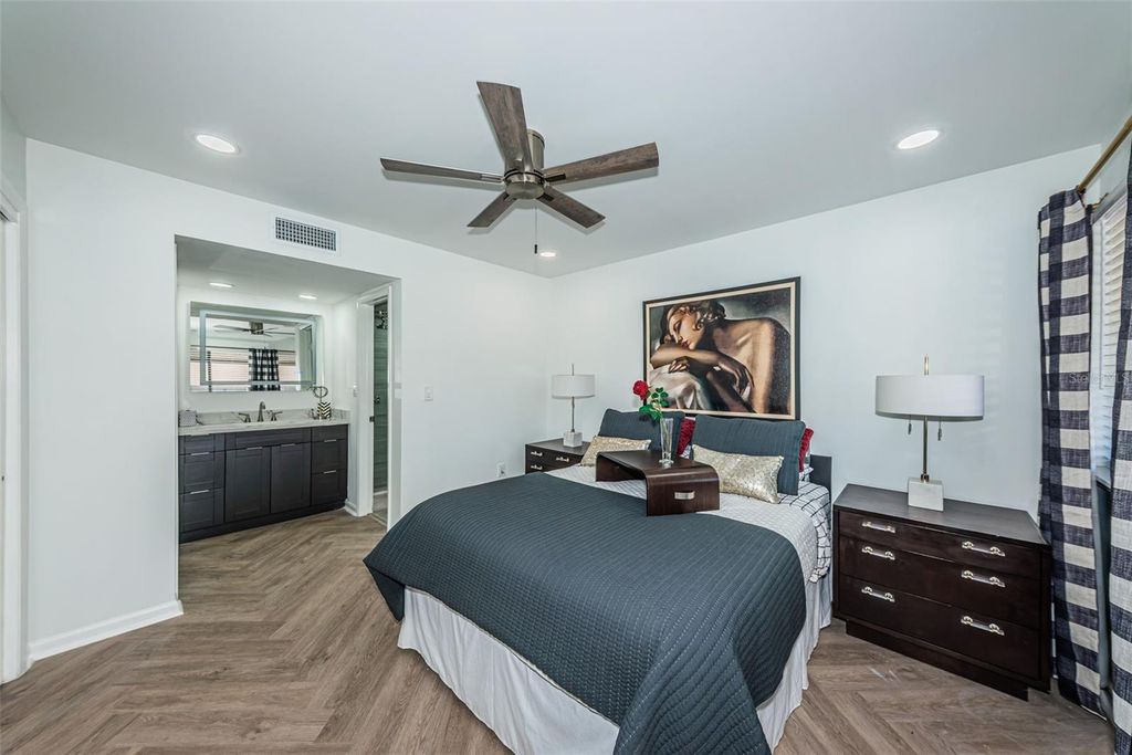 Image 39 of property listing at 781 VILLAGE LAKE TERRACE N 101A, St Petersburg, FL 33716