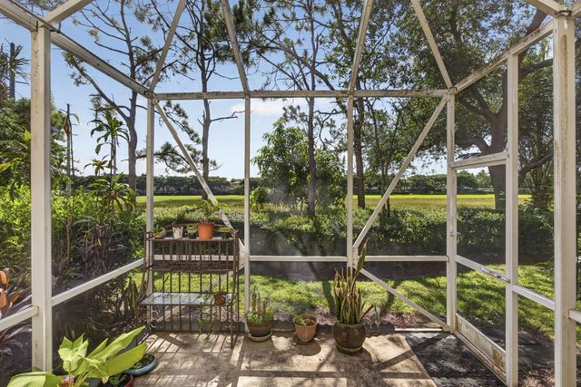 333 River Bluff Lane, Royal Palm Beach, FL 33411