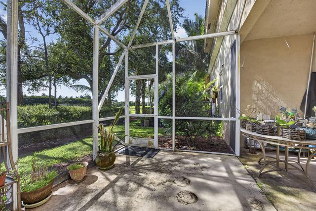 333 River Bluff Lane, Royal Palm Beach, FL 33411