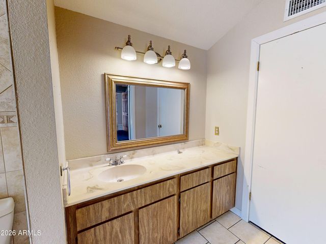 3018 W LUPINE Avenue, Phoenix, AZ 85029