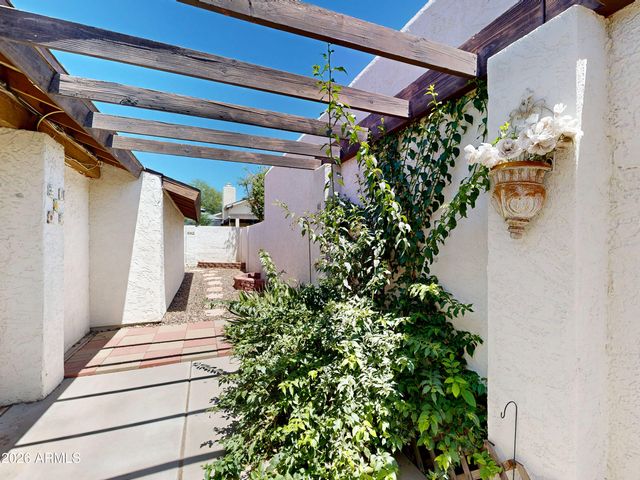 3018 W LUPINE Avenue, Phoenix, AZ 85029