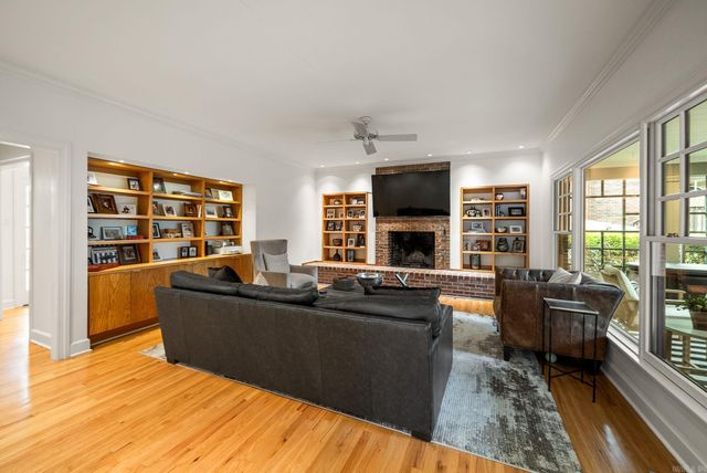 23 Saint Thomas Court, Little Rock, AR 72211