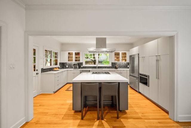 23 Saint Thomas Court, Little Rock, AR 72211