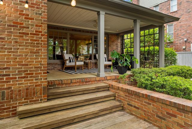 23 Saint Thomas Court, Little Rock, AR 72211