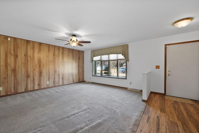 8913 22nd Street SW, Demotte, IN 46310