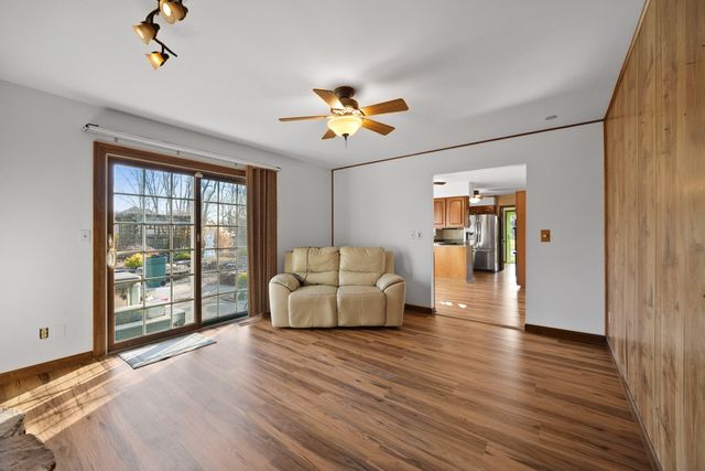 8913 22nd Street SW, Demotte, IN 46310