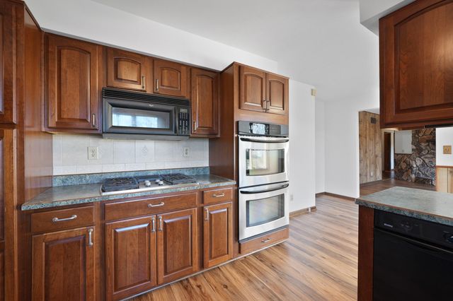 8913 22nd Street SW, Demotte, IN 46310