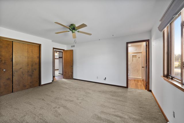 8913 22nd Street SW, Demotte, IN 46310