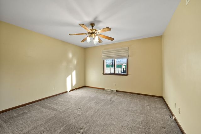 8913 22nd Street SW, Demotte, IN 46310