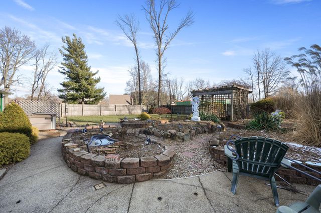 8913 22nd Street SW, Demotte, IN 46310