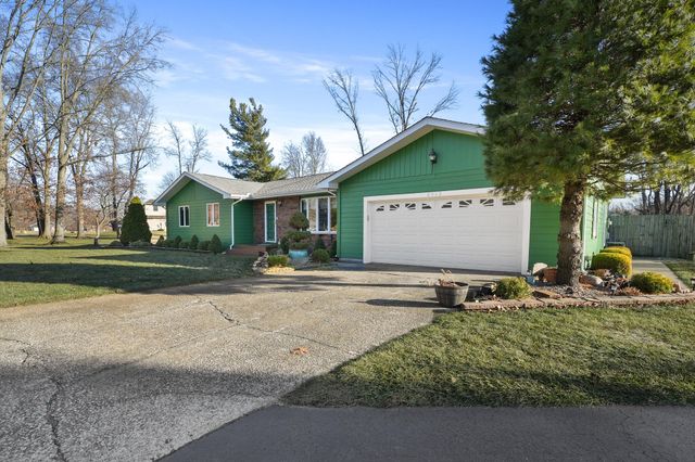 8913 22nd Street SW, Demotte, IN 46310